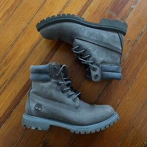 Timberland classic Boots size 6.5w
